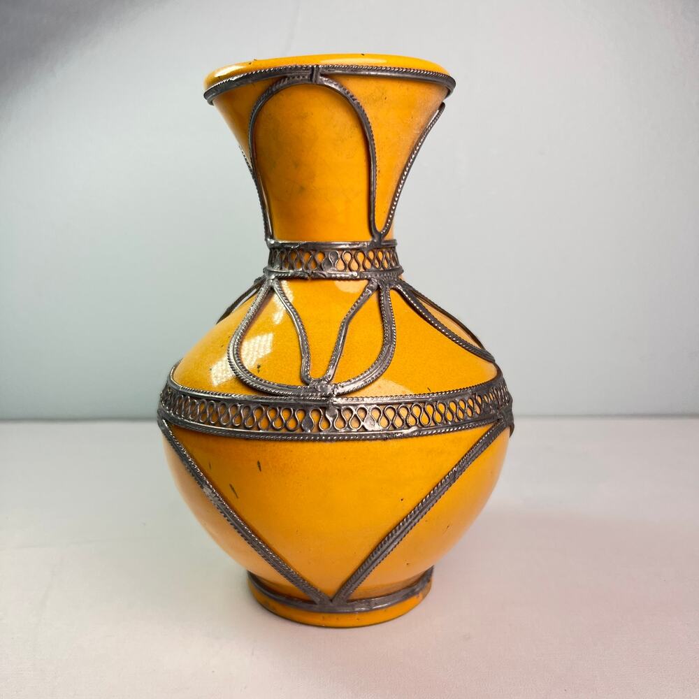 Vintage Moroccan Mustard Yellow Vase Terracotta Silver Filigree Overlay 6 3/4" - Picture 2 of 9